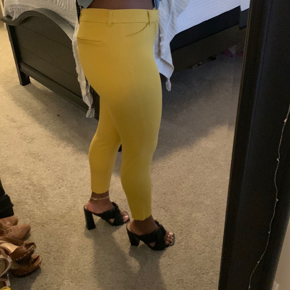 Old Navy Mid-Rise Pixie Pant